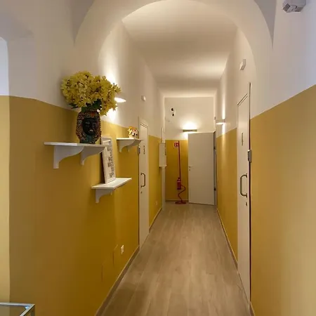 Hotel Relais Vaticano - Metro Station Ottaviano Rom