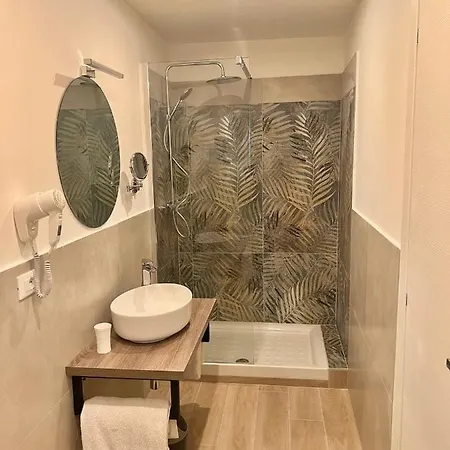 Relais Vaticano - Metro Station Ottaviano Hotel *